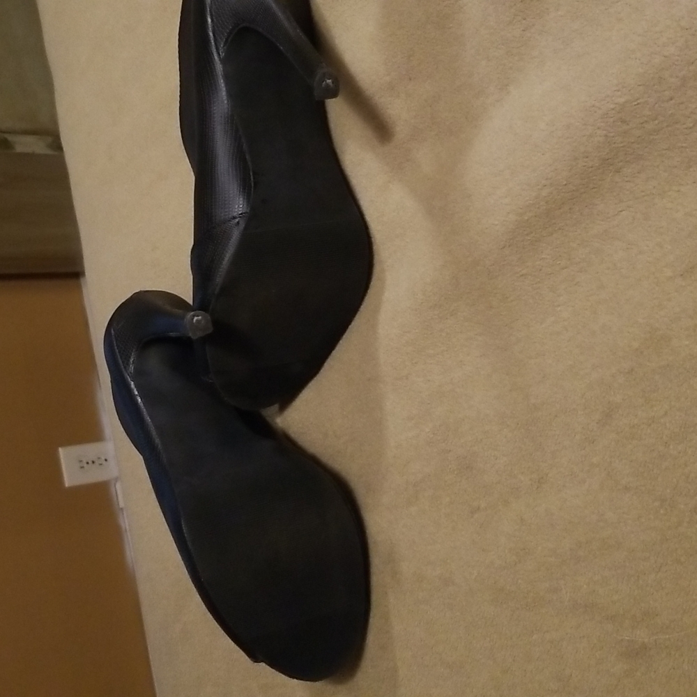 Shoes - Picture 4 of 6